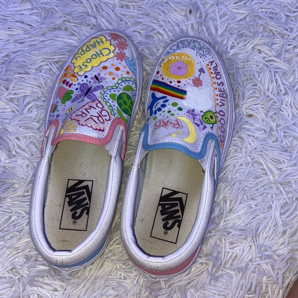 brand: vans size: YOUTH 4 color: white condition: barley used